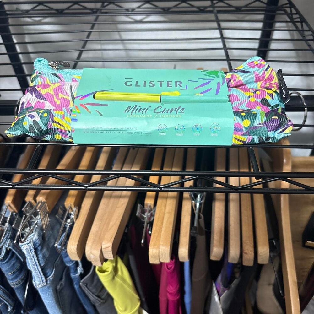 Glister mini carts travel toothbrushes